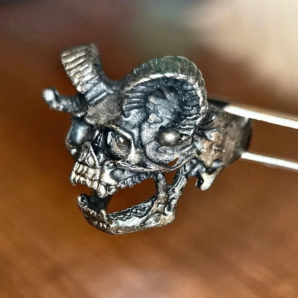 Cool Black‎ Skull Ring